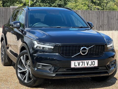 Volvo XC40 B4 R-DESIGN PRO MHEV 1