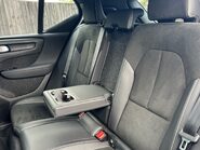 Volvo XC40 B4 R-DESIGN PRO MHEV 32