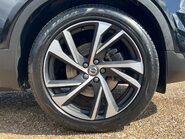 Volvo XC40 B4 R-DESIGN PRO MHEV 8