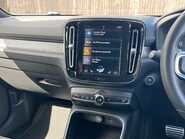 Volvo XC40 B4 R-DESIGN PRO MHEV 12