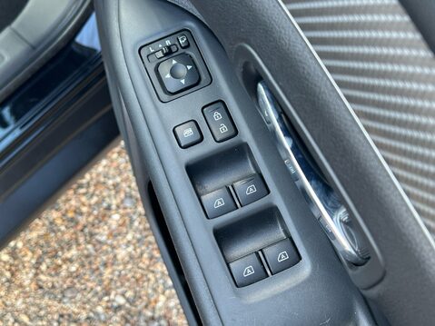 Mitsubishi Outlander EXCEED 32