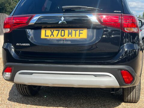 Mitsubishi Outlander EXCEED 17