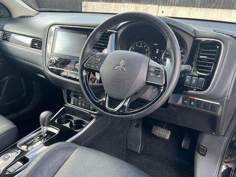 Mitsubishi Outlander EXCEED 33