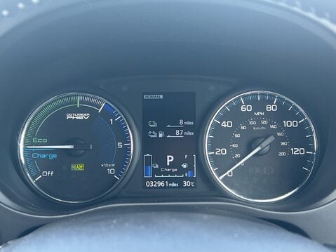 Mitsubishi Outlander PHEV DYNAMIC 11