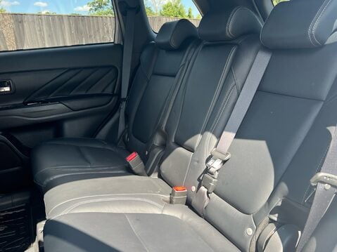 Mitsubishi Outlander PHEV DYNAMIC 9