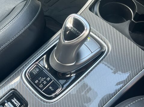 Mitsubishi Outlander PHEV DYNAMIC 28