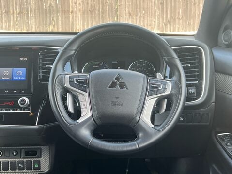Mitsubishi Outlander PHEV DYNAMIC 35