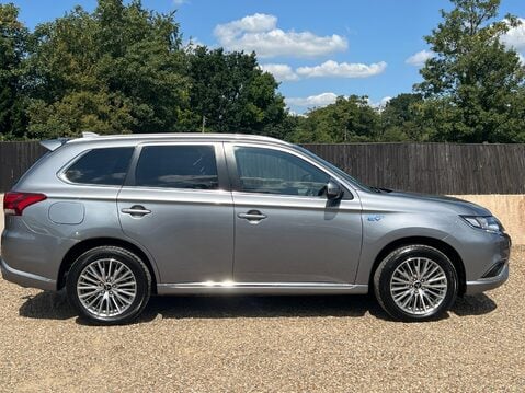 Mitsubishi Outlander PHEV DYNAMIC 5