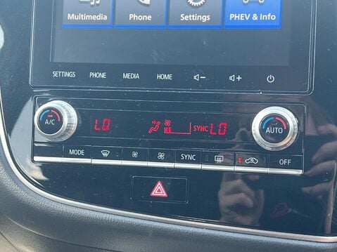Mitsubishi Outlander PHEV DYNAMIC 26