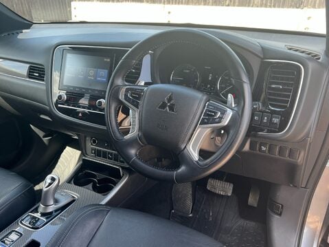 Mitsubishi Outlander PHEV DYNAMIC 34