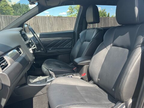 Mitsubishi Outlander PHEV DYNAMIC 3
