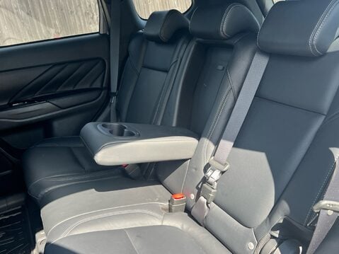Mitsubishi Outlander PHEV DYNAMIC 37