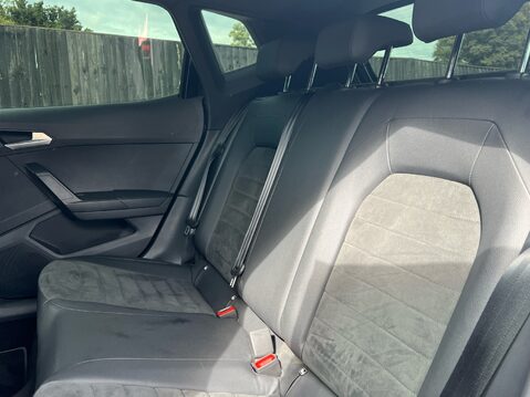 SEAT Arona ECOTSI XPERIENCE LUX DSG 9