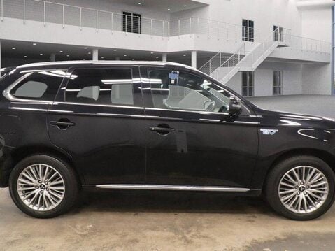 Mitsubishi Outlander PHEV DYNAMIC 5