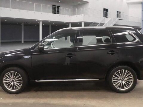 Mitsubishi Outlander PHEV DYNAMIC 6