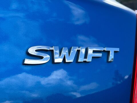 Suzuki Swift SZ5 DUALJET MHEV 35