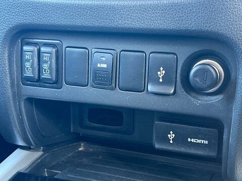Mitsubishi L200 DI-D 4WD BARBARIAN DCB 23