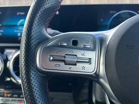Mercedes-Benz A Class A 180 AMG LINE EXECUTIVE 25