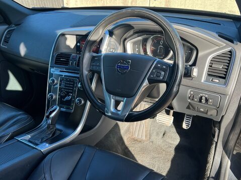 Volvo XC60 D5 R-DESIGN LUX NAV AWD 26