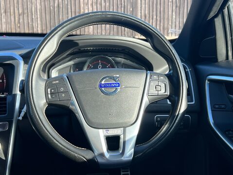 Volvo XC60 D5 R-DESIGN LUX NAV AWD 28