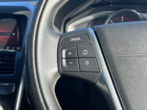 Volvo XC60 D5 R-DESIGN LUX NAV AWD 22