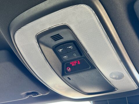 Volvo XC60 D5 R-DESIGN LUX NAV AWD 32