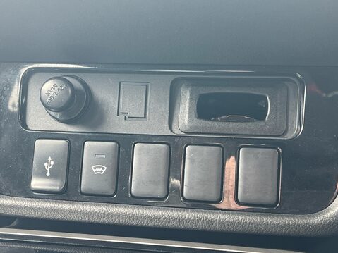 Mitsubishi Outlander PHEV JURO 22