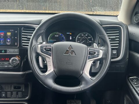 Mitsubishi Outlander PHEV JURO 30