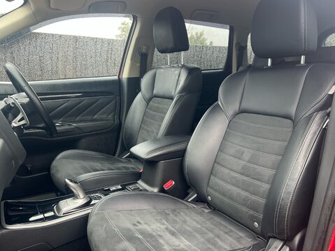 Mitsubishi Outlander PHEV JURO 3