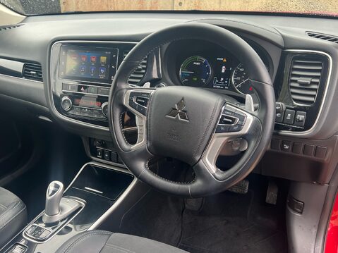Mitsubishi Outlander PHEV JURO 29