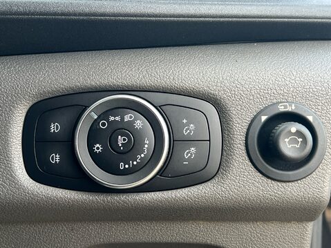 Ford Transit 310 LIMITED P/V ECOBLUE 28