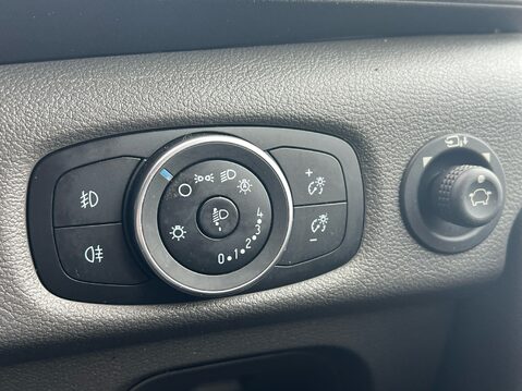 Ford Transit 310 LIMITED P/V ECOBLUE 28