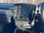 Volvo XC40 B4 R-DESIGN PRO MHEV 12