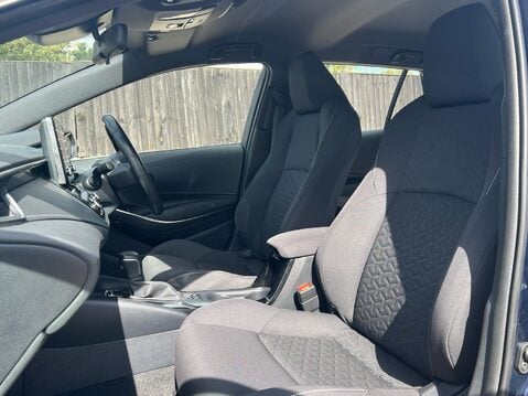 Toyota Corolla ICON 3