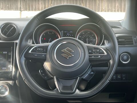 Suzuki Swift SZ5 DUALJET MHEV 33