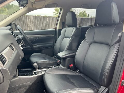 Mitsubishi Outlander EXCEED 3