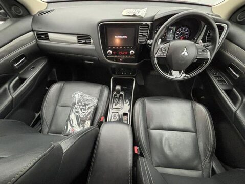 Mitsubishi Outlander EXCEED 4