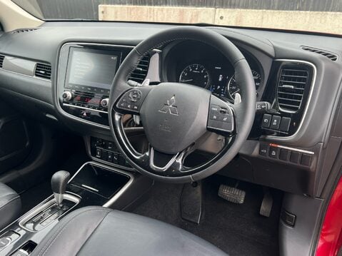 Mitsubishi Outlander EXCEED 32