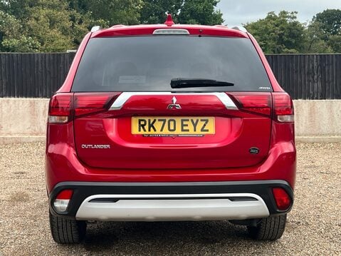 Mitsubishi Outlander EXCEED 8