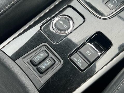 Mitsubishi Outlander EXCEED 28