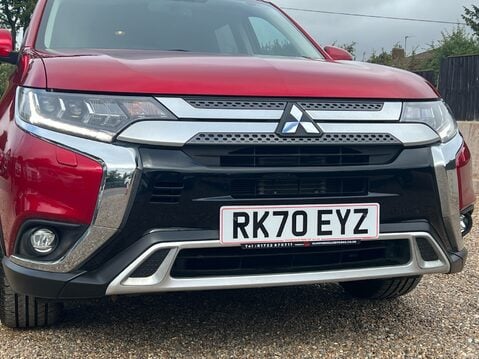 Mitsubishi Outlander EXCEED 16