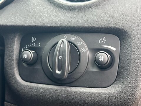 Ford Fiesta TITANIUM X 38