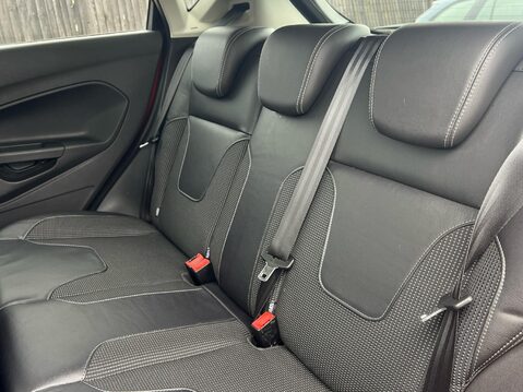 Ford Fiesta TITANIUM X 21