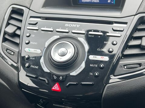 Ford Fiesta TITANIUM X 29