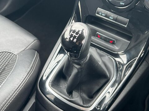 Ford Fiesta TITANIUM X 33