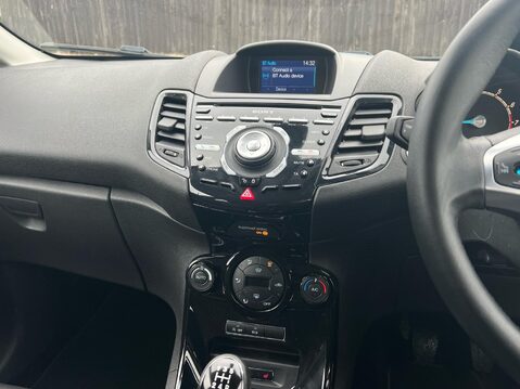 Ford Fiesta TITANIUM X 23