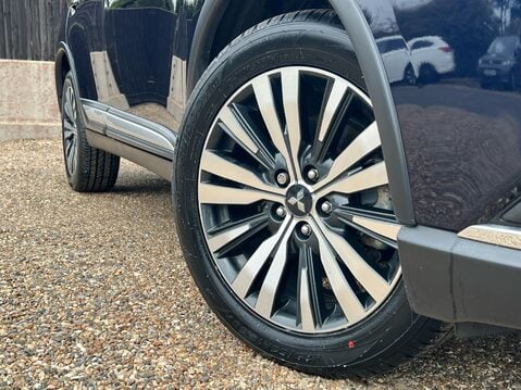 Mitsubishi Outlander DESIGN 13