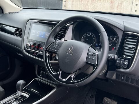 Mitsubishi Outlander DESIGN 31