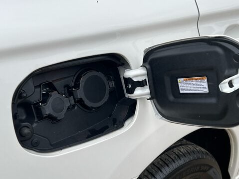 Mitsubishi Outlander PHEV EXCEED SAFETY 17