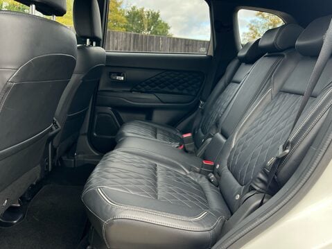 Mitsubishi Outlander PHEV EXCEED SAFETY 9
